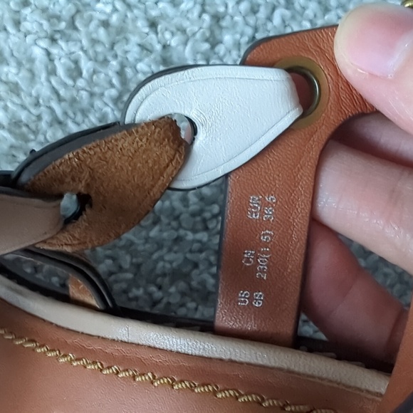 Coach Mid Heel Sandal With Coach Link Size 6 - Picture 5 of 5